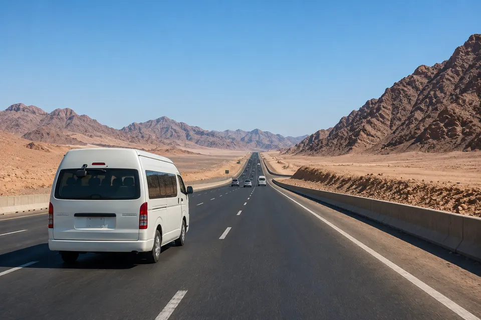 Minibus on the road between the Red Sea and Luxor